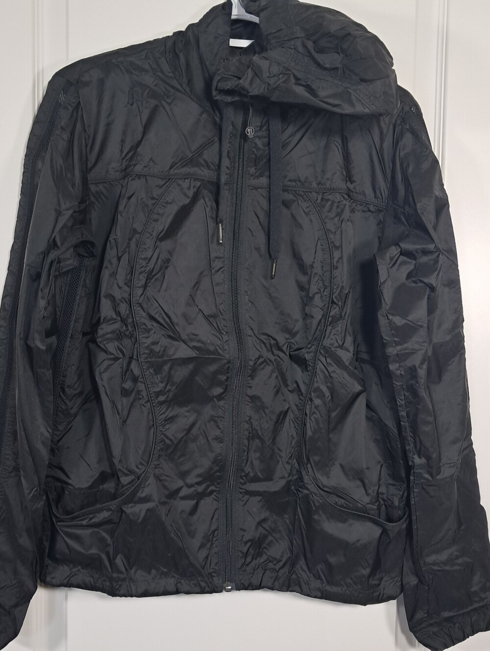 Lululemon Black Hooded Mesh Panel Windbreaker Jacket Womens Size 8